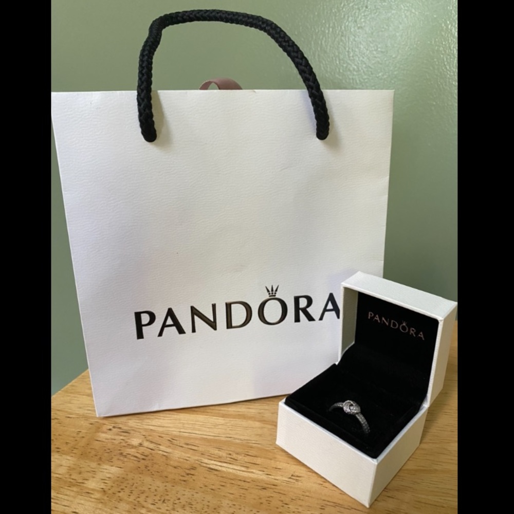 Pandora Sparkling Love Knot Ring - Silver